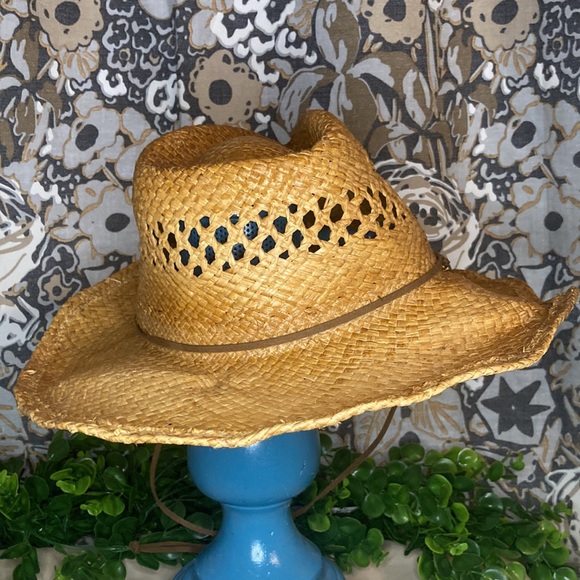 UBI Hats & Accessories Straw hat - Picture 6 of 6